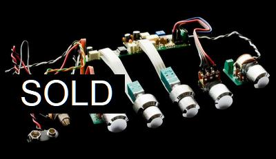 John East U Retro 5 knob Deluxe- Black knobs